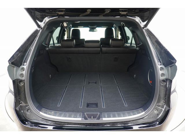 ハリアーハイブリッド プレミアム　４ＷＤ　バックカメラ　オートクルーズコントロール　レーンアシスト　ナビ　オートマチックハイビーム　オートライト　電動リアゲート　アルミホイール　スマートキー　電動格納ミラー　ＣＶＴ　盗難防止システム（19枚目）