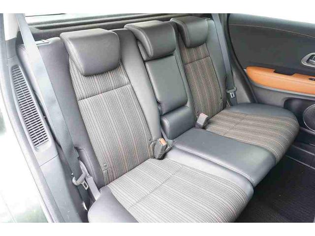 ヴェゼル ハイブリッドＺ　ＥＴＣ　バックカメラ　オートクルーズコントロール　衝突被害軽減システム　ナビ　ＴＶ　ＬＥＤヘッドランプ　アルミホイール　スマートキー　アイドリングストップ　シートヒーター　ＡＴ　盗難防止システム（8枚目）