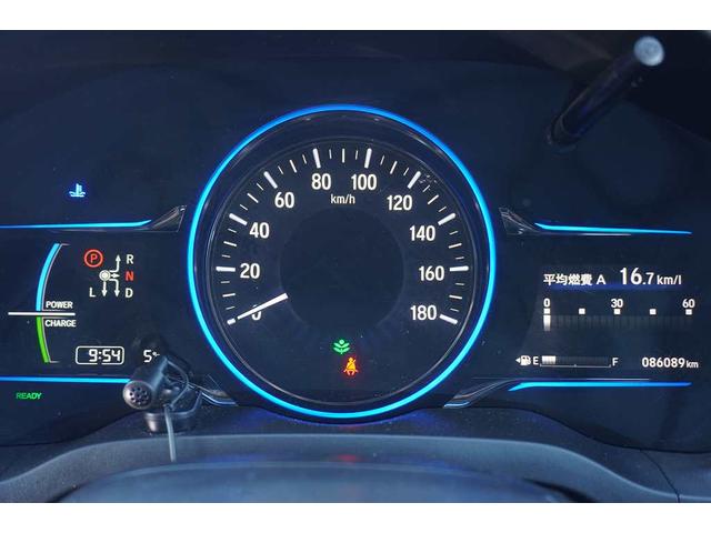 ヴェゼル ハイブリッドＺ　ＥＴＣ　バックカメラ　オートクルーズコントロール　衝突被害軽減システム　ナビ　ＴＶ　ＬＥＤヘッドランプ　アルミホイール　スマートキー　アイドリングストップ　シートヒーター　ＡＴ　盗難防止システム（11枚目）