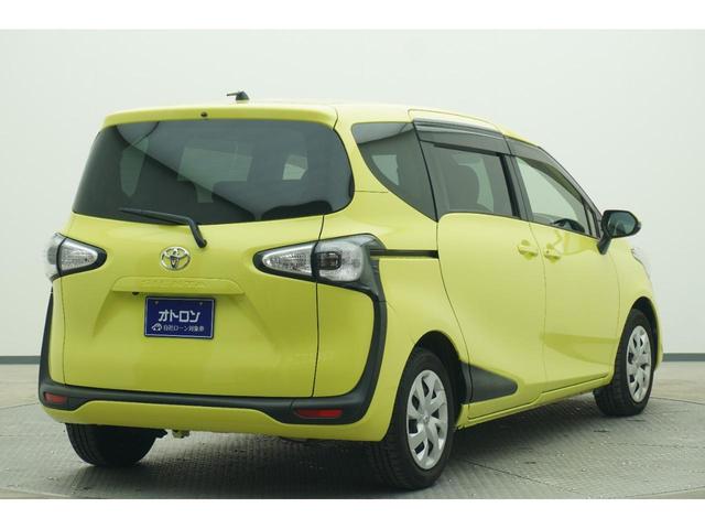 シエンタ Ｇ　ＥＴＣ　バックカメラ　ナビ　ＴＶ　レーンアシスト　衝突被害軽減システム　両側電動スライドドア　オートマチックハイビーム　スマートキー　３列シート　ＣＶＴ　ＣＤ　ミュージックプレイヤー接続可（4枚目）