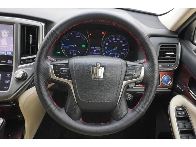 クラウンハイブリッド ロイヤルサルーンＧ　ＥＴＣ　オートクルーズコントロール　全周囲カメラ　ナビ　ＴＶ　アルミホイール　ＨＩＤ　ＣＶＴ　シートヒーター　スマートキー　アイドリングストップ　盗難防止システム　パワーシート　ＣＤ　衝突安全ボディ（10枚目）