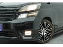 ２．４Ｚ　プラチナセレクションＩＩ　４ＷＤ　ＥＴＣ　バックカメラ　ナビ　ＴＶ　クリアランスソナー　両側電動スライドドア　ＨＩＤ　電動リアゲート　スマートキー　後席モニター　３列シート　ＣＶＴ　アルミホイール　ＣＤ　ＤＶＤ再生（20枚目）