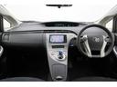 プリウス Ｓ　ＥＴＣ　クリアランスソナー　バックカメラ　ナビ　ＴＶ　アルミホイール　ＨＩＤ　ＣＶＴ　スマートキー　電動格納ミラー　盗難防止システム　ＣＤ　ＵＳＢ　衝突安全ボディ　ＡＢＳ　ＥＳＣ　エアコン（7枚目）