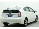 プリウス Ｓ　ＥＴＣ　バックカメラ　ナビ　ＴＶ　アルミホイール　オートライト　ＨＩＤ　ＣＶＴ　スマートキー　電動格納ミラー　盗難防止システム　ＣＤ　ＤＶＤ再生　衝突安全ボディ　ＡＢＳ　エアコン　パワーステアリング（4枚目）