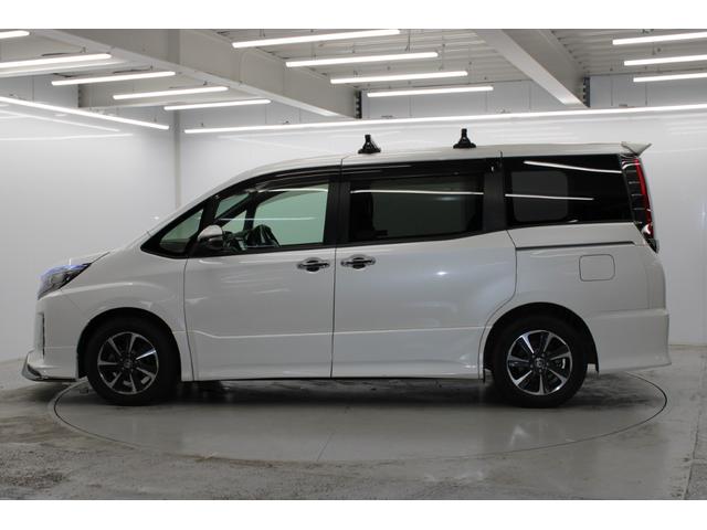 ノア Ｓｉ　ダブルバイビーＩＩ　後期型　禁煙車　モデリスタフルエアロ　後席モニター　カロッツェリアナビ　バックカメラ　フルセグ　メーカーＯＰハーフレザーシート　両側電動　クルーズコントロール　セーフティセンス　クリアランスソナー（10枚目）