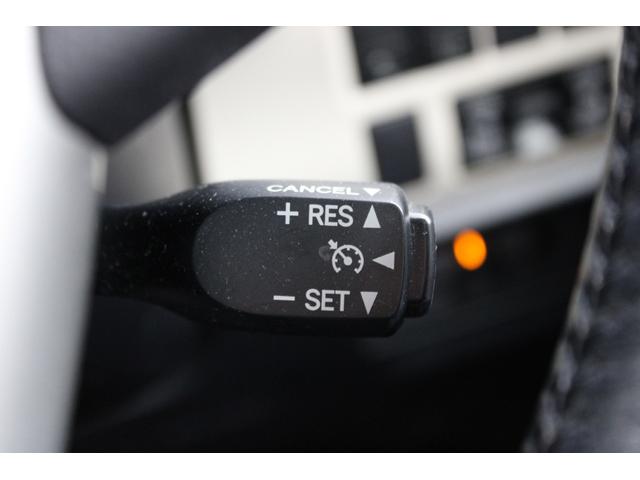 ノア Ｓｉ　ダブルバイビーＩＩ　後期型　禁煙車　モデリスタフルエアロ　後席モニター　カロッツェリアナビ　バックカメラ　フルセグ　メーカーＯＰハーフレザーシート　両側電動　クルーズコントロール　セーフティセンス　クリアランスソナー（65枚目）