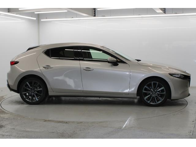 ＭＡＺＤＡ３ファストバック ２０Ｓバーガンディ　セレクション　１オーナー／６速ＭＴ／アラウンドビューモニター／ブラインドスポットモニター／ＢＯＳＥサウンド／シートヒーター／レーダークルーズコントロール／衝突軽減ブレーキ／オートブレーキホールド／ＥＴＣ／（5枚目）