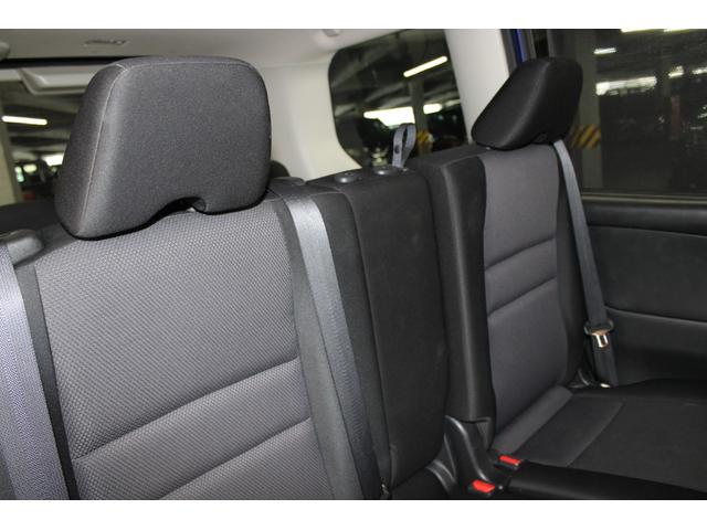 セレナ Ｘ　禁煙車　カロッツェリアナビ　フルセグ　クルーズコントロール　両側スライドドア　エマージェンシーブレーキ　ＥＴＣ　アイドリングストップ　Ｂｌｕｅｔｏｏｔｈ接続　オートエアコン　スマートエントリーシステム（16枚目）