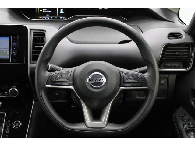 セレナ Ｘ　禁煙車　カロッツェリアナビ　フルセグ　クルーズコントロール　両側スライドドア　エマージェンシーブレーキ　ＥＴＣ　アイドリングストップ　Ｂｌｕｅｔｏｏｔｈ接続　オートエアコン　スマートエントリーシステム（18枚目）