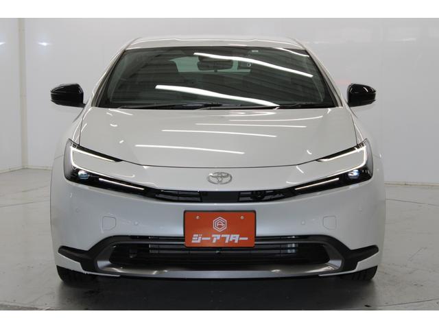 プリウス U 現行 禁煙車 純正8インチディスプレイオーディオ ビルトインETC2.0 トヨタセーフティセンス ブラインドスポットモニター アラウンドビューモニター ステアリングヒーター アダプティブクルコン(3枚目)