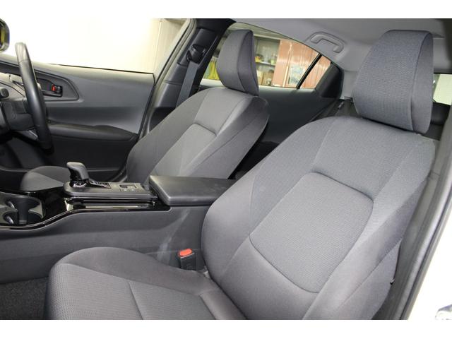 プリウス U 現行 禁煙車 純正8インチディスプレイオーディオ ビルトインETC2.0 トヨタセーフティセンス ブラインドスポットモニター アラウンドビューモニター ステアリングヒーター アダプティブクルコン(22枚目)