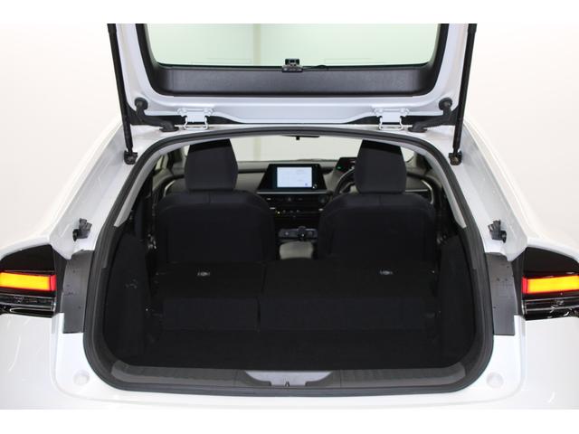 プリウス U 現行 禁煙車 純正8インチディスプレイオーディオ ビルトインETC2.0 トヨタセーフティセンス ブラインドスポットモニター アラウンドビューモニター ステアリングヒーター アダプティブクルコン(28枚目)