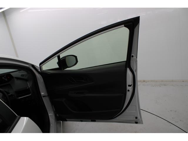 プリウス U 現行 禁煙車 純正8インチディスプレイオーディオ ビルトインETC2.0 トヨタセーフティセンス ブラインドスポットモニター アラウンドビューモニター ステアリングヒーター アダプティブクルコン(33枚目)