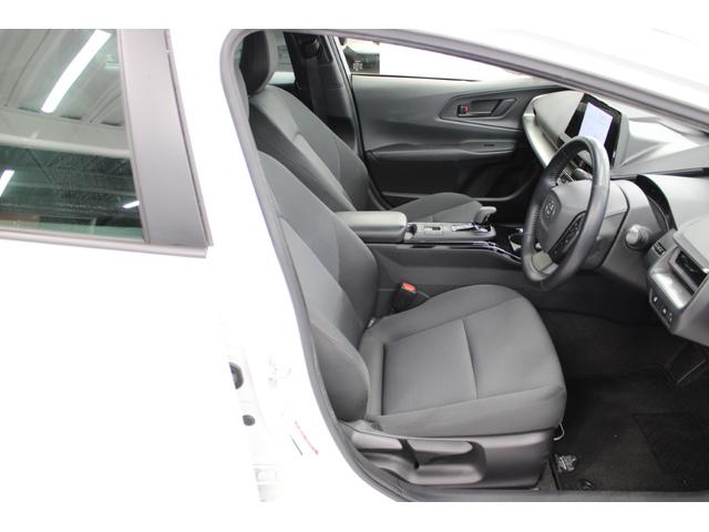 プリウス U 現行 禁煙車 純正8インチディスプレイオーディオ ビルトインETC2.0 トヨタセーフティセンス ブラインドスポットモニター アラウンドビューモニター ステアリングヒーター アダプティブクルコン(34枚目)