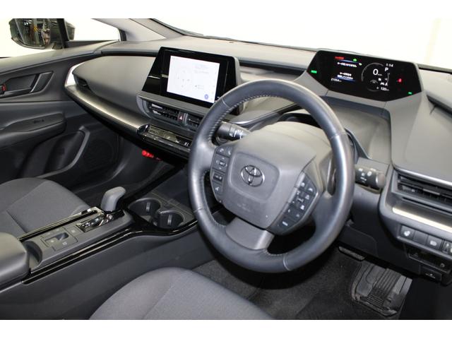 プリウス U 現行 禁煙車 純正8インチディスプレイオーディオ ビルトインETC2.0 トヨタセーフティセンス ブラインドスポットモニター アラウンドビューモニター ステアリングヒーター アダプティブクルコン(36枚目)