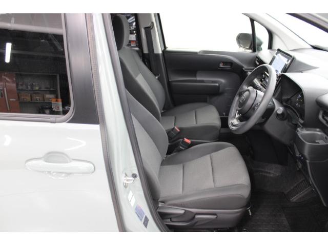 シエンタ ハイブリッドＸ　禁煙車　純正８インチディスプレイオーディオ　片側電動スライドドア　バックカメラ　レーダークルーズコントロール　オートハイビーム　衝突軽減ブレーキ　ＥＴＣ２．０　レーンアシスト　ＬＥＤヘッドライト（24枚目）