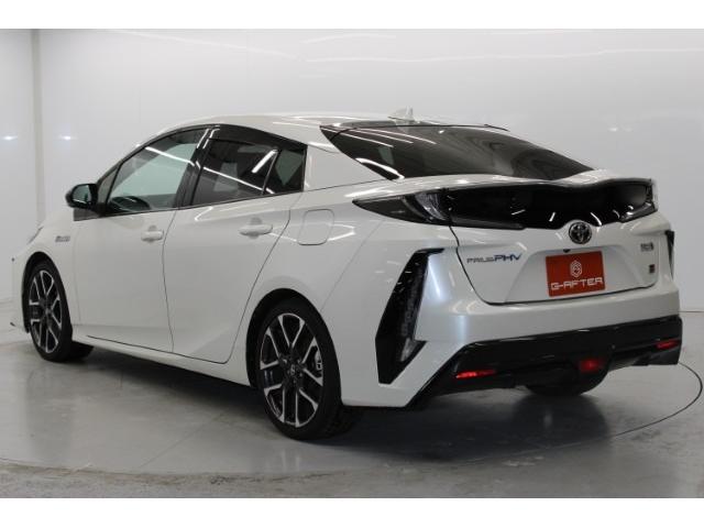 プリウスＰＨＶ Ｓ　ＧＲスポーツ　禁煙車　純正９型ナビ　フルセグ　バックカメラ　トヨタセーフティセンス　ＧＲ専用ブレーキキャリパー　４灯式ＬＥＤヘッドランプ　レーダークルーズ　衝突軽減　ＥＴＣ　シートヒーター　純正１８インチＡＷ（12枚目）