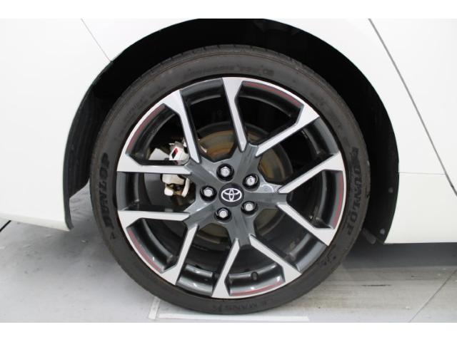 プリウスＰＨＶ Ｓ　ＧＲスポーツ　禁煙車　純正９型ナビ　フルセグ　バックカメラ　トヨタセーフティセンス　ＧＲ専用ブレーキキャリパー　４灯式ＬＥＤヘッドランプ　レーダークルーズ　衝突軽減　ＥＴＣ　シートヒーター　純正１８インチＡＷ（28枚目）