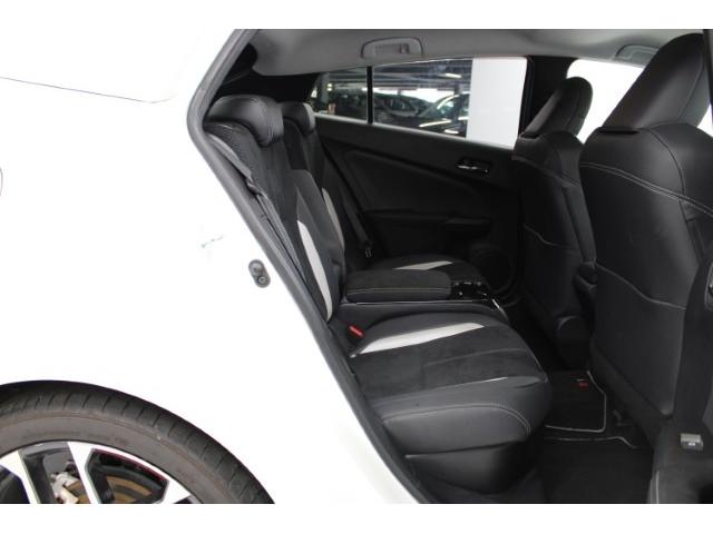 プリウスＰＨＶ Ｓ　ＧＲスポーツ　禁煙車　純正９型ナビ　フルセグ　バックカメラ　トヨタセーフティセンス　ＧＲ専用ブレーキキャリパー　４灯式ＬＥＤヘッドランプ　レーダークルーズ　衝突軽減　ＥＴＣ　シートヒーター　純正１８インチＡＷ（38枚目）