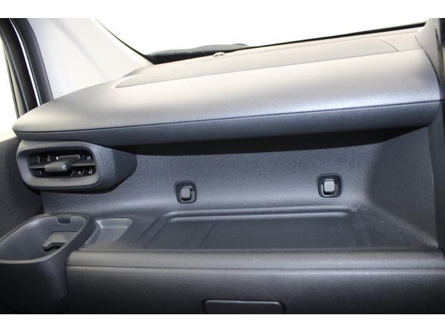 シエンタ ハイブリッドG 禁煙車 純正10.5型ナビ パラノミックビューモニター フルセグ コンフォートパッケージ 両側電動スライドドア シートヒーター レーダークルーズ ETC2.0 ブラインドスポットモニター 衝突軽減(69枚目)