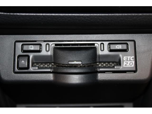 プリウス Ｕ　禁煙車　純正８インチディスプレイオーディオ　トヨタセーフティセンス　ブラインドスポットモニター　セカンダリーコリジョンブレーキ　ＥＴＣ２．０　ステアリングヒーター　シートヒーター　ドアミラーヒーター（6枚目）