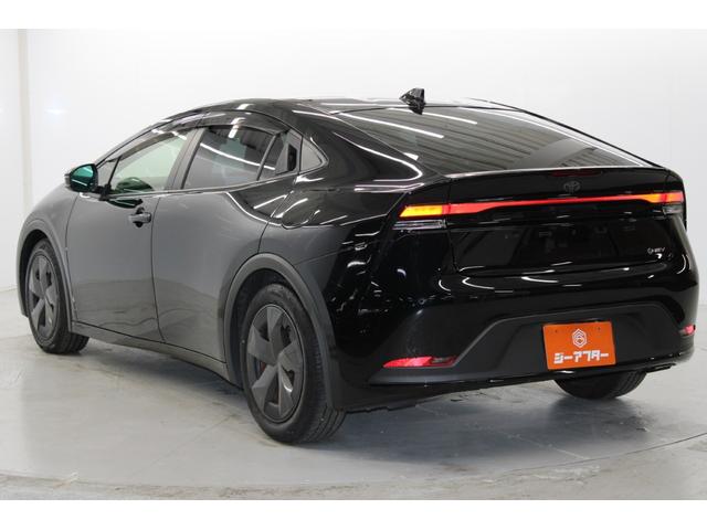 プリウス Ｕ　禁煙車　純正８インチディスプレイオーディオ　トヨタセーフティセンス　ブラインドスポットモニター　セカンダリーコリジョンブレーキ　ＥＴＣ２．０　ステアリングヒーター　シートヒーター　ドアミラーヒーター（12枚目）