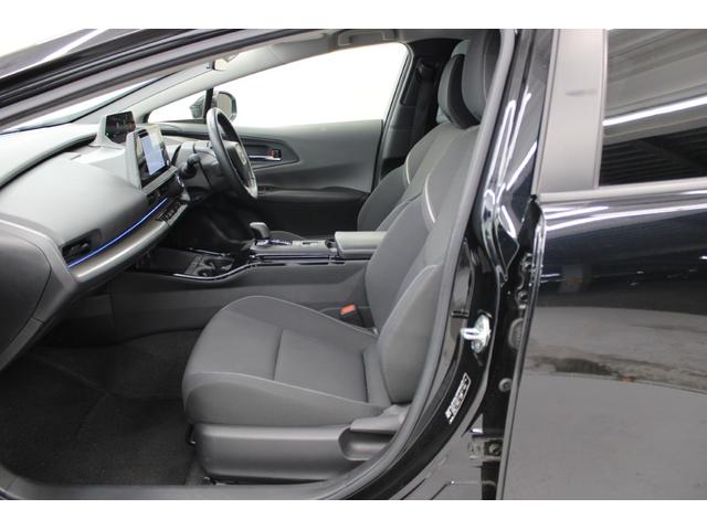 プリウス Ｕ　禁煙車　純正８インチディスプレイオーディオ　トヨタセーフティセンス　ブラインドスポットモニター　セカンダリーコリジョンブレーキ　ＥＴＣ２．０　ステアリングヒーター　シートヒーター　ドアミラーヒーター（43枚目）