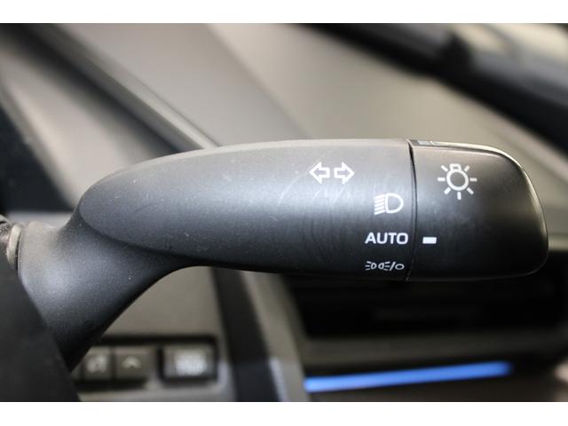 プリウス Ｕ　禁煙車　純正８インチディスプレイオーディオ　トヨタセーフティセンス　ブラインドスポットモニター　セカンダリーコリジョンブレーキ　ＥＴＣ２．０　ステアリングヒーター　シートヒーター　ドアミラーヒーター（59枚目）