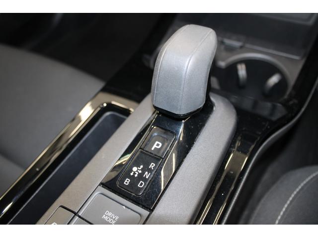 プリウス Ｕ　禁煙車　純正８インチディスプレイオーディオ　トヨタセーフティセンス　ブラインドスポットモニター　セカンダリーコリジョンブレーキ　ＥＴＣ２．０　ステアリングヒーター　シートヒーター　ドアミラーヒーター（67枚目）