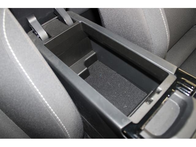 プリウス Ｕ　禁煙車　純正８インチディスプレイオーディオ　トヨタセーフティセンス　ブラインドスポットモニター　セカンダリーコリジョンブレーキ　ＥＴＣ２．０　ステアリングヒーター　シートヒーター　ドアミラーヒーター（70枚目）