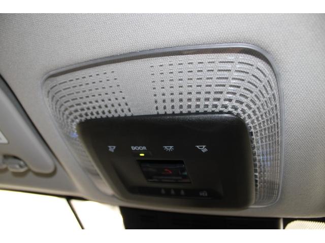 プリウス Ｕ　禁煙車　純正８インチディスプレイオーディオ　トヨタセーフティセンス　ブラインドスポットモニター　セカンダリーコリジョンブレーキ　ＥＴＣ２．０　ステアリングヒーター　シートヒーター　ドアミラーヒーター（71枚目）