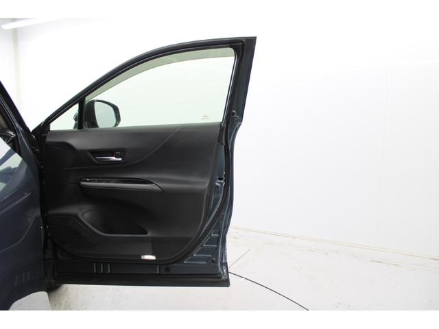 ハリアー Ｓ　禁煙車　純正８インチディスプレイオーディオ　Ｂカメラ　フルセグ　トヨタセーフティセンス　ＬＥＤヘッドライト　ビルトインＥＴＣ　レーダークルーズコントロール　オートマチックハイビーム　クリアランスソナー（30枚目）