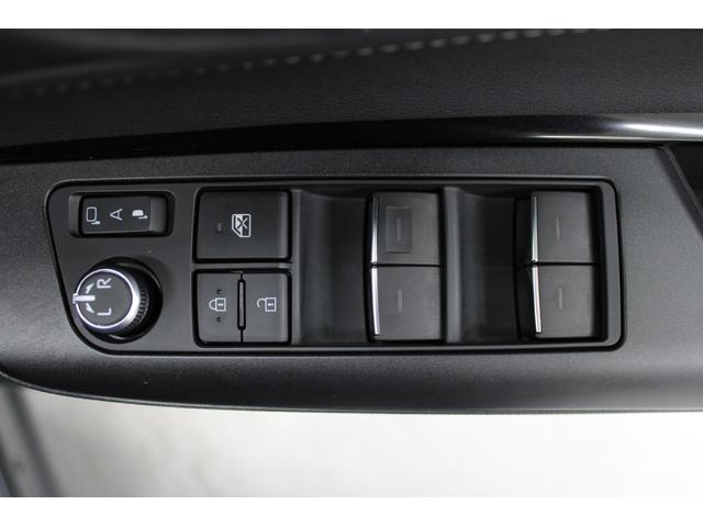 ハリアー Ｓ　禁煙車　純正８インチディスプレイオーディオ　Ｂカメラ　フルセグ　トヨタセーフティセンス　ＬＥＤヘッドライト　ビルトインＥＴＣ　レーダークルーズコントロール　オートマチックハイビーム　クリアランスソナー（31枚目）