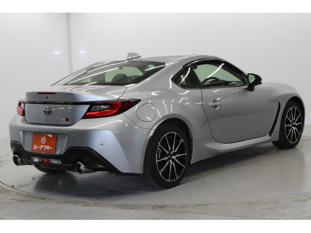 ＧＲ８６ ＳＺ　禁煙車　純正ナビ　フルセグ　バックカメラ　タイヤ空気圧警報システム　レーダークルーズ　衝突軽減　ＬＥＤヘッドライト　クリアランスソナー　ＥＴＣ　冷却式エンジンオイルクーラー　衝撃緩和ヘッドレスト（6枚目）