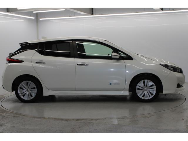 リーフ S 禁煙車 純正ナビ フルセグ Bカメラ レーダークルーズ 衝突軽減ブレーキ シートヒーター LEDヘッド クリアランスソナー オートライト ステアリングヒーター レーンアシスト パークアシスト ETC(5枚目)