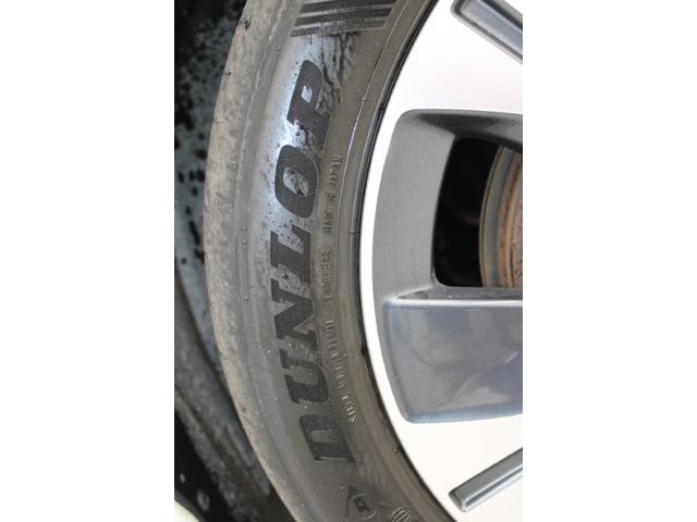 リーフ ｅ＋　Ｇ　禁煙車　ツートンルーフ　ＢＯＳＥサウンド　純正９インチナビ　ブラインドスポットモニター　プロパイロット　アラウンドビューモニター　ビルトインＥＴＣ２．０　ステアリングヒーター　シートヒーター（26枚目）