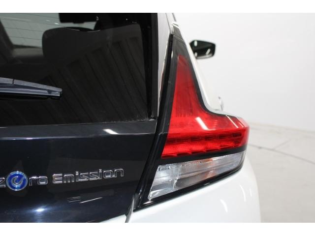 リーフ ｅ＋　Ｇ　禁煙車　ツートンルーフ　ＢＯＳＥサウンド　純正９インチナビ　ブラインドスポットモニター　プロパイロット　アラウンドビューモニター　ビルトインＥＴＣ２．０　ステアリングヒーター　シートヒーター（27枚目）