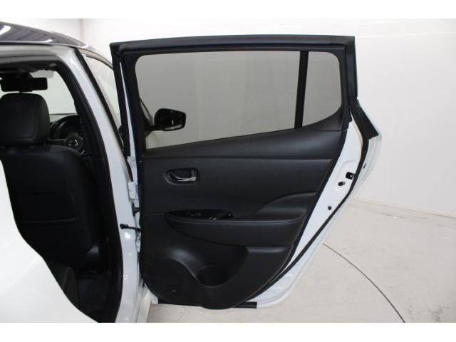 リーフ ｅ＋　Ｇ　禁煙車　ツートンルーフ　ＢＯＳＥサウンド　純正９インチナビ　ブラインドスポットモニター　プロパイロット　アラウンドビューモニター　ビルトインＥＴＣ２．０　ステアリングヒーター　シートヒーター（33枚目）