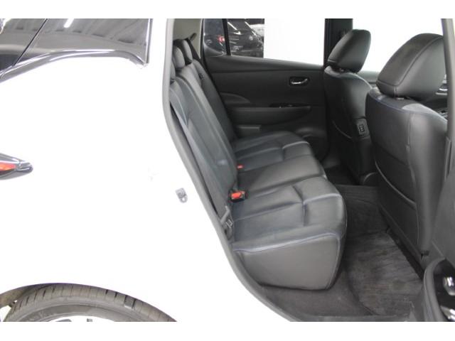 リーフ ｅ＋　Ｇ　禁煙車　ツートンルーフ　ＢＯＳＥサウンド　純正９インチナビ　ブラインドスポットモニター　プロパイロット　アラウンドビューモニター　ビルトインＥＴＣ２．０　ステアリングヒーター　シートヒーター（34枚目）