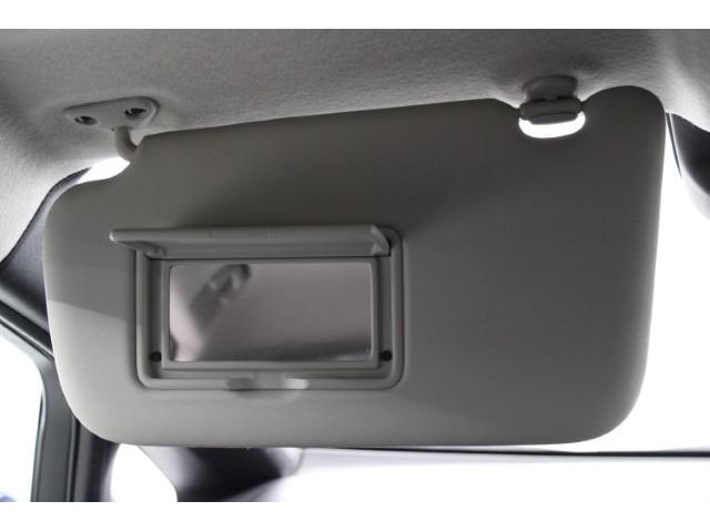 リーフ ｅ＋　Ｇ　禁煙車　ツートンルーフ　ＢＯＳＥサウンド　純正９インチナビ　ブラインドスポットモニター　プロパイロット　アラウンドビューモニター　ビルトインＥＴＣ２．０　ステアリングヒーター　シートヒーター（50枚目）