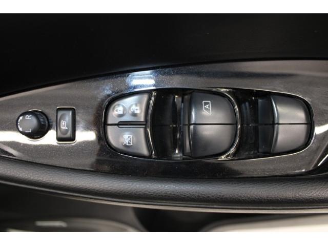 リーフ ｅ＋　Ｇ　禁煙車　ツートンルーフ　ＢＯＳＥサウンド　純正９インチナビ　ブラインドスポットモニター　プロパイロット　アラウンドビューモニター　ビルトインＥＴＣ２．０　ステアリングヒーター　シートヒーター（52枚目）