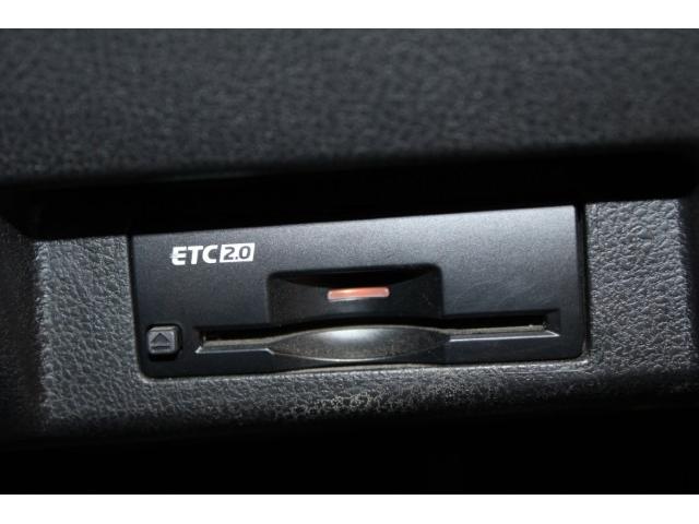 リーフ ｅ＋　Ｇ　禁煙車　ツートンルーフ　ＢＯＳＥサウンド　純正９インチナビ　ブラインドスポットモニター　プロパイロット　アラウンドビューモニター　ビルトインＥＴＣ２．０　ステアリングヒーター　シートヒーター（56枚目）