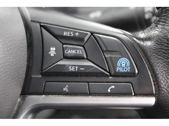 リーフ ｅ＋　Ｇ　禁煙車　ツートンルーフ　ＢＯＳＥサウンド　純正９インチナビ　ブラインドスポットモニター　プロパイロット　アラウンドビューモニター　ビルトインＥＴＣ２．０　ステアリングヒーター　シートヒーター（57枚目）