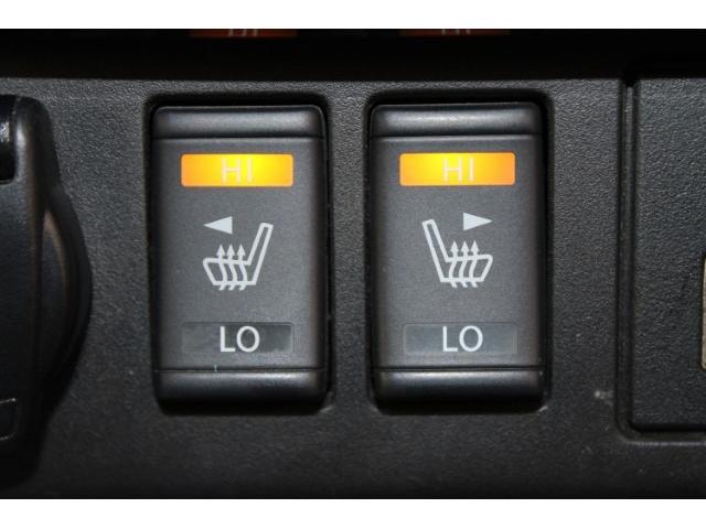 リーフ ｅ＋　Ｇ　禁煙車　ツートンルーフ　ＢＯＳＥサウンド　純正９インチナビ　ブラインドスポットモニター　プロパイロット　アラウンドビューモニター　ビルトインＥＴＣ２．０　ステアリングヒーター　シートヒーター（65枚目）