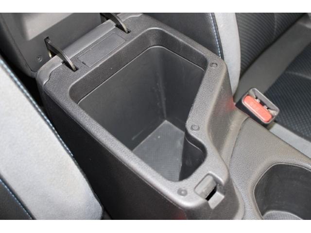 リーフ ｅ＋　Ｇ　禁煙車　ツートンルーフ　ＢＯＳＥサウンド　純正９インチナビ　ブラインドスポットモニター　プロパイロット　アラウンドビューモニター　ビルトインＥＴＣ２．０　ステアリングヒーター　シートヒーター（68枚目）