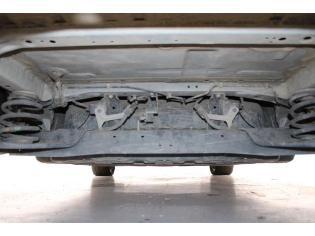 リーフ ｅ＋　Ｇ　禁煙車　ツートンルーフ　ＢＯＳＥサウンド　純正９インチナビ　ブラインドスポットモニター　プロパイロット　アラウンドビューモニター　ビルトインＥＴＣ２．０　ステアリングヒーター　シートヒーター（69枚目）