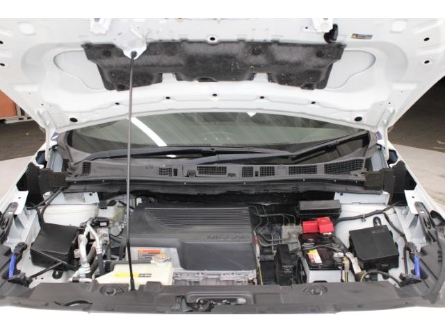 リーフ ｅ＋　Ｇ　禁煙車　ツートンルーフ　ＢＯＳＥサウンド　純正９インチナビ　ブラインドスポットモニター　プロパイロット　アラウンドビューモニター　ビルトインＥＴＣ２．０　ステアリングヒーター　シートヒーター（71枚目）