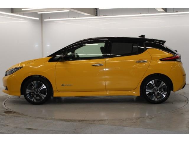 リーフ Ｘ　Ｖセレクション　禁煙車　ツートーンルーフ　純正ナビ　フルセグ　全周囲カメラ　プロパイロット　レーダークルーズ　シートヒーター　ＬＥＤヘッド　ｅ－ｐｅｄａｌ　純正１７インチＡＷ　クリアランスソナー　ＥＴＣ２．０（13枚目）