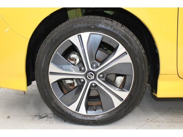 リーフ Ｘ　Ｖセレクション　禁煙車　ツートーンルーフ　純正ナビ　フルセグ　全周囲カメラ　プロパイロット　レーダークルーズ　シートヒーター　ＬＥＤヘッド　ｅ－ｐｅｄａｌ　純正１７インチＡＷ　クリアランスソナー　ＥＴＣ２．０（21枚目）