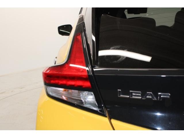リーフ Ｘ　Ｖセレクション　禁煙車　ツートーンルーフ　純正ナビ　フルセグ　全周囲カメラ　プロパイロット　レーダークルーズ　シートヒーター　ＬＥＤヘッド　ｅ－ｐｅｄａｌ　純正１７インチＡＷ　クリアランスソナー　ＥＴＣ２．０（28枚目）